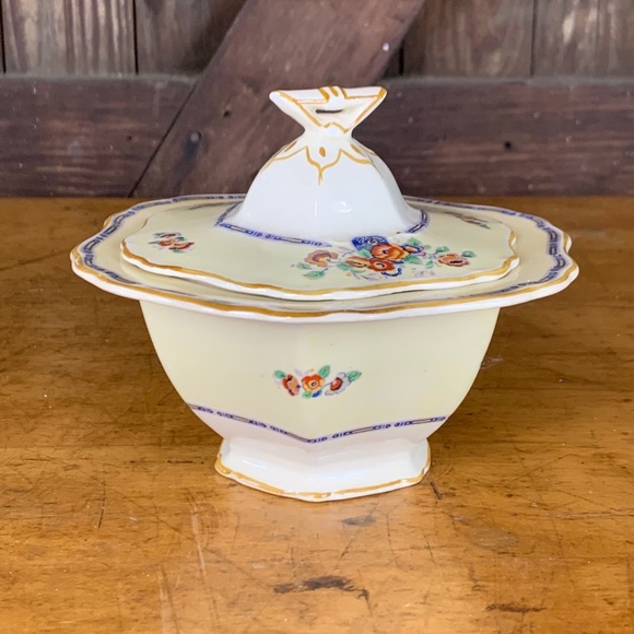 Vtg Maddock England Covered Dish Soup Bowl - Picture 1 of 8